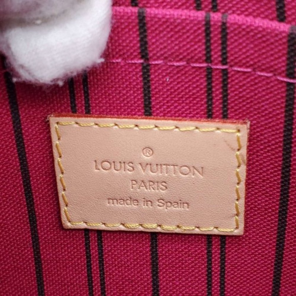 Authentic Louis Vuitton Wristlet / Clutch Monogram - Picture 11 of 13